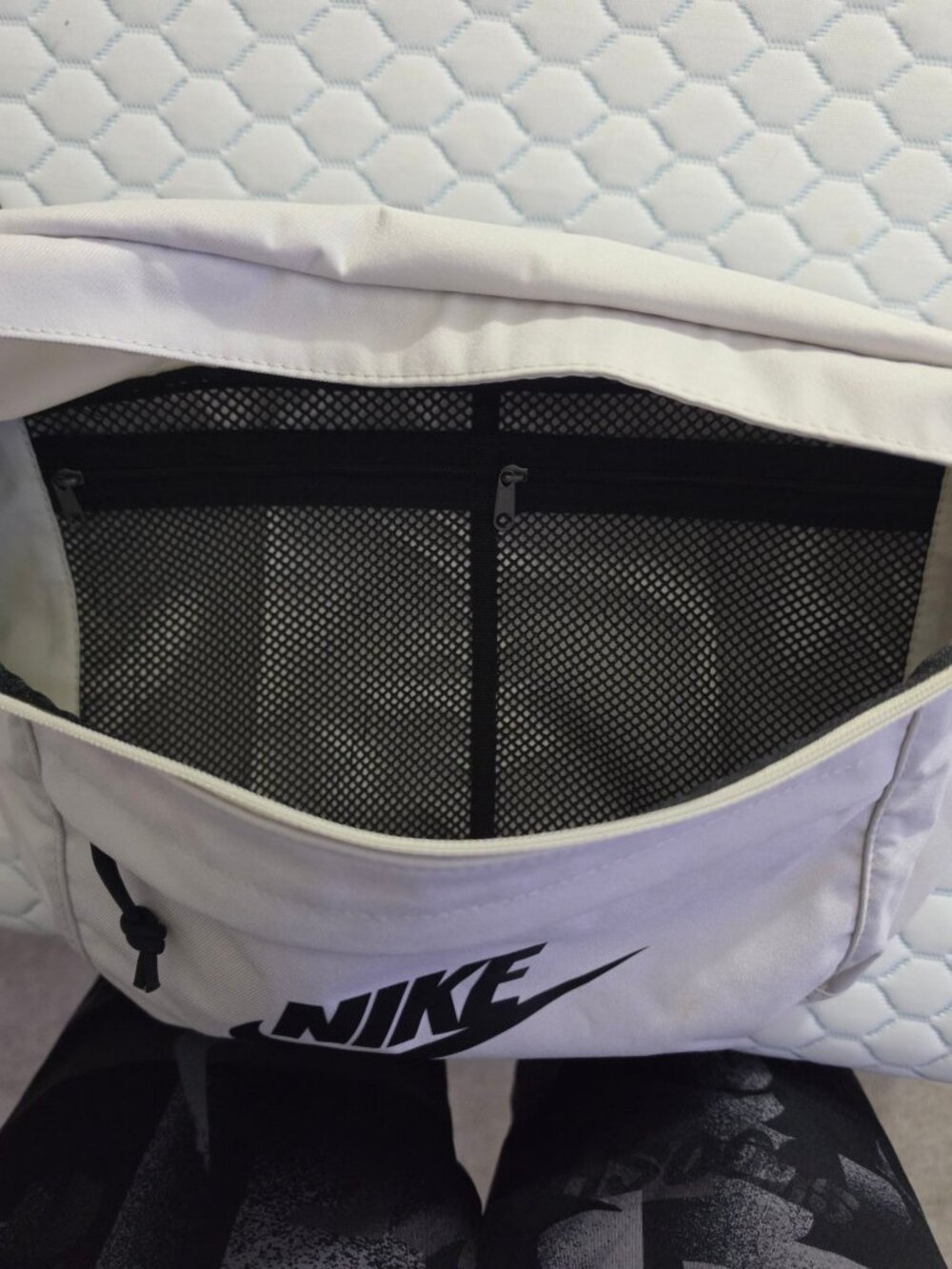 Nike Heritage Waist Pack Cream Black Strap - Picture 5 of 5